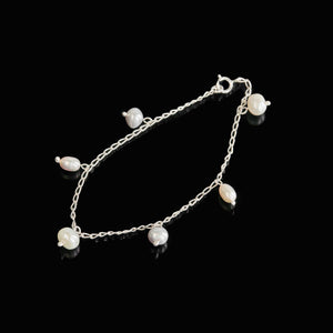 Classic Pearl Bracelet